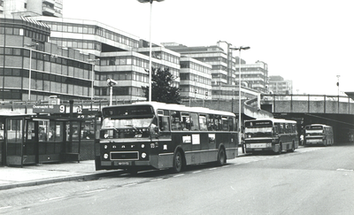 86153 Afbeelding van de Daf standaard autobus nr. 173 van het G.V.U. als lijn 9 naar de Overvecht op het Centraal ...
